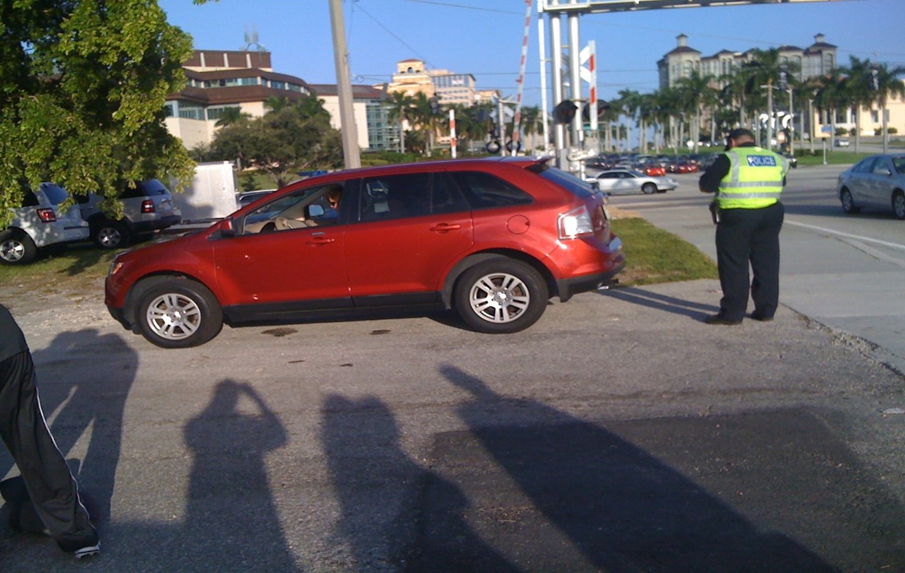 Figure 5. Example of law enforcement official enforcing traffic laws at grade crossing Image Credit: Volpe Center